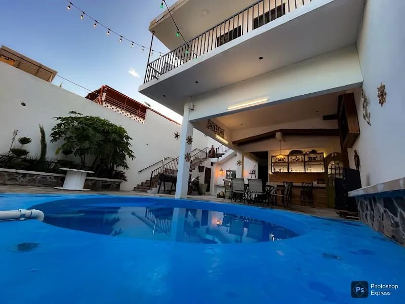 Hotel 305