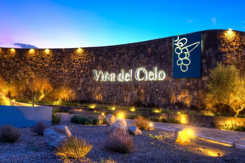 Entre Vides y Nubes - Viña del Cielo 2nd Edition