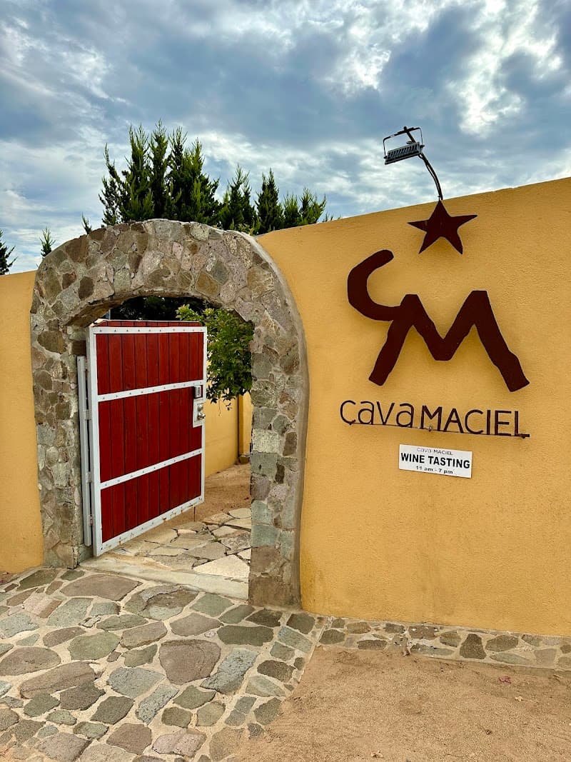 Cava Maciel photo 1